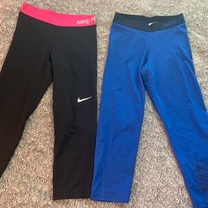 Bundle of 2 Nike Cropped Leggings